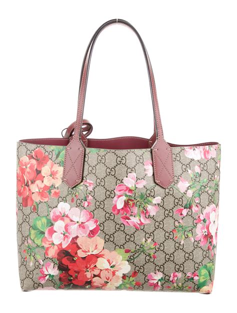 gucci gg blooms handbags.